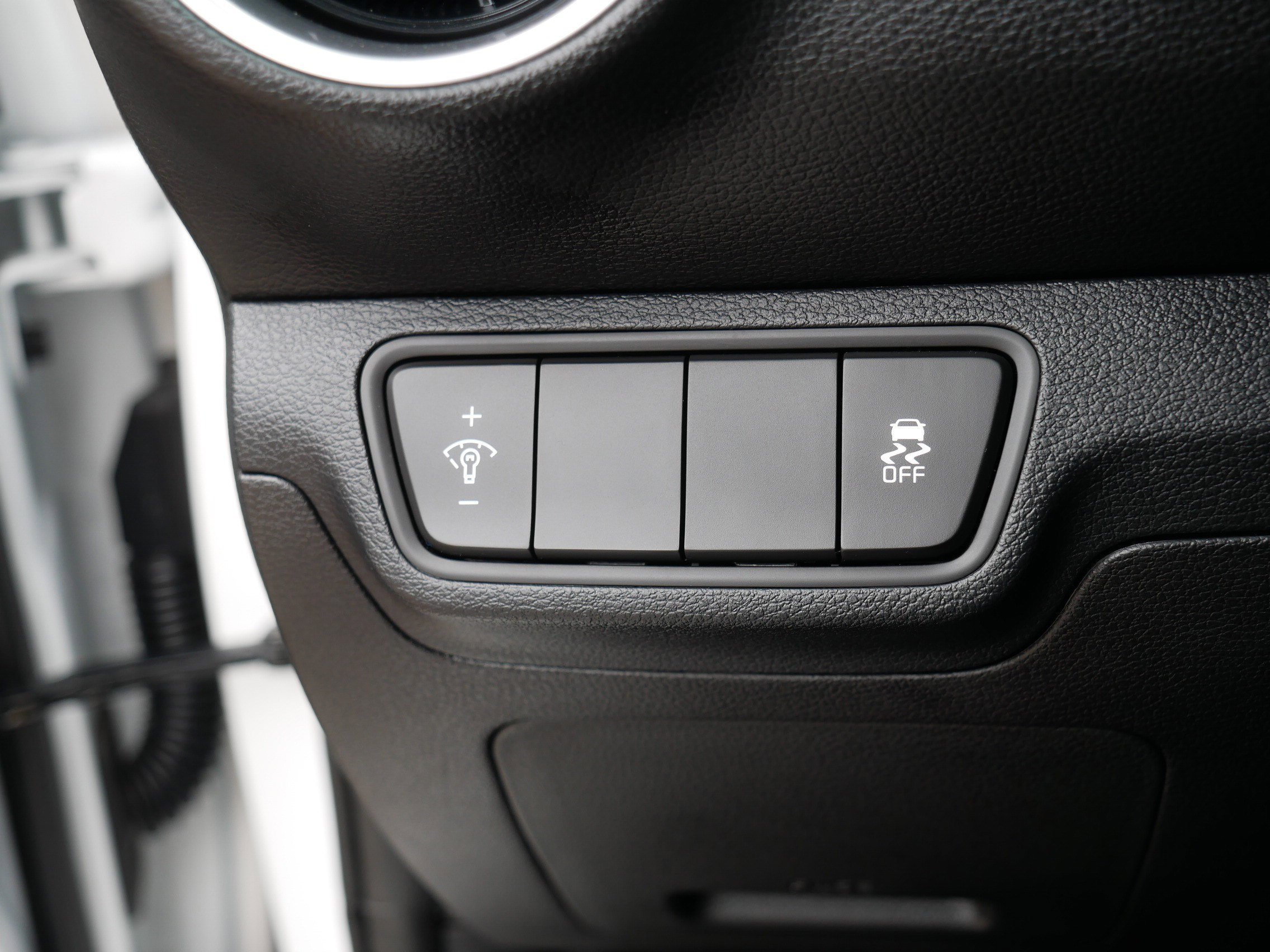 Certified 2024 Kia Forte LXS image 26