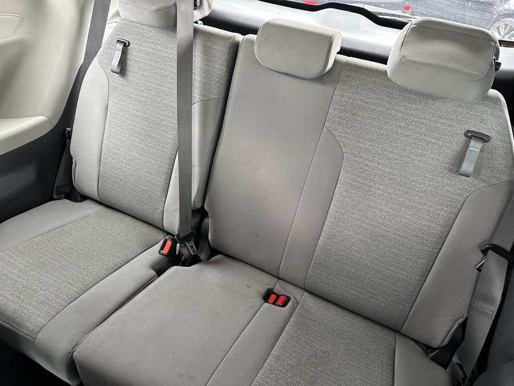 Used 2021 Toyota Sienna LE FWD image 13