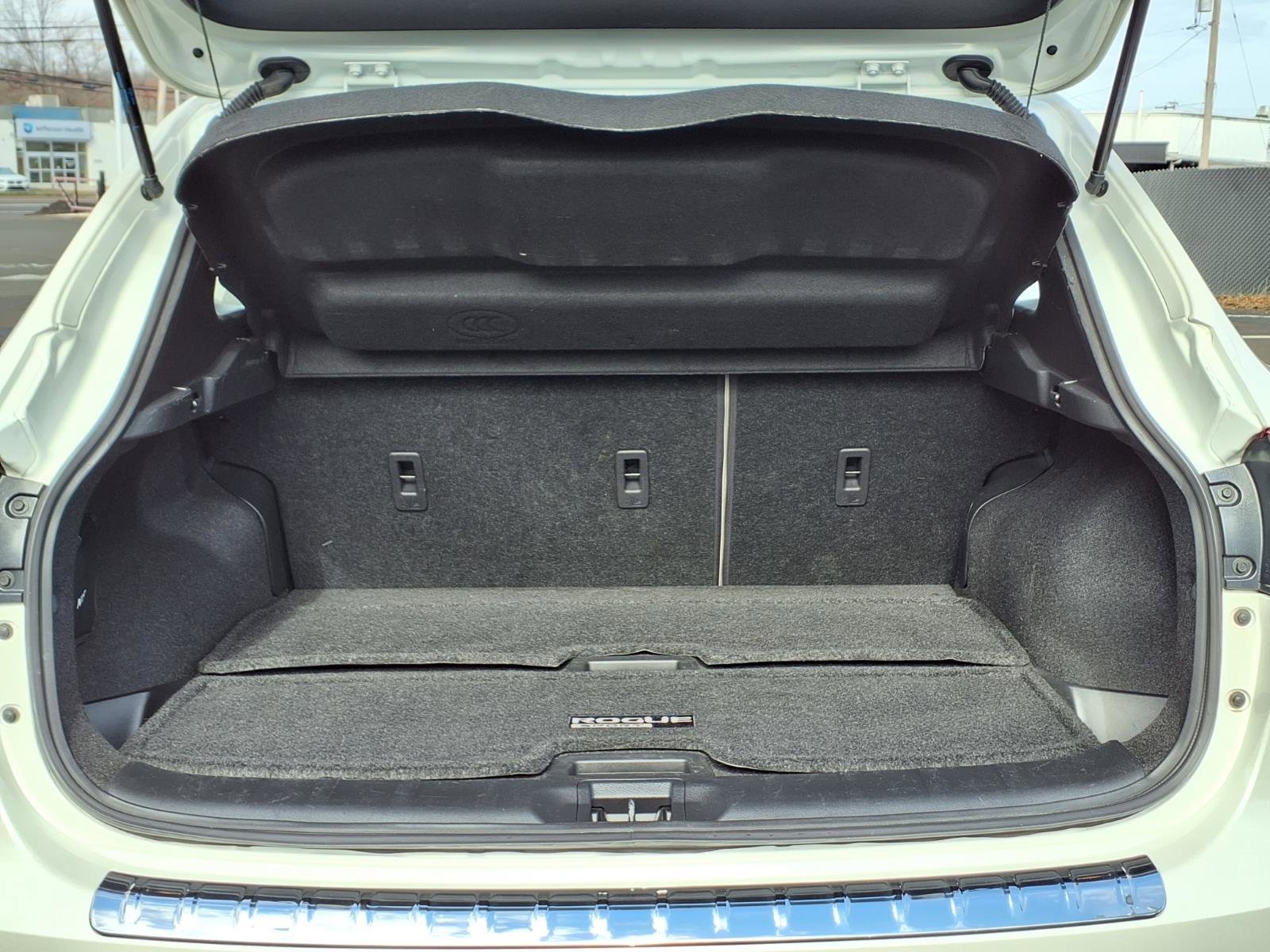 Used 2022 Nissan Rogue Sport SV w/ Technology Package image 17