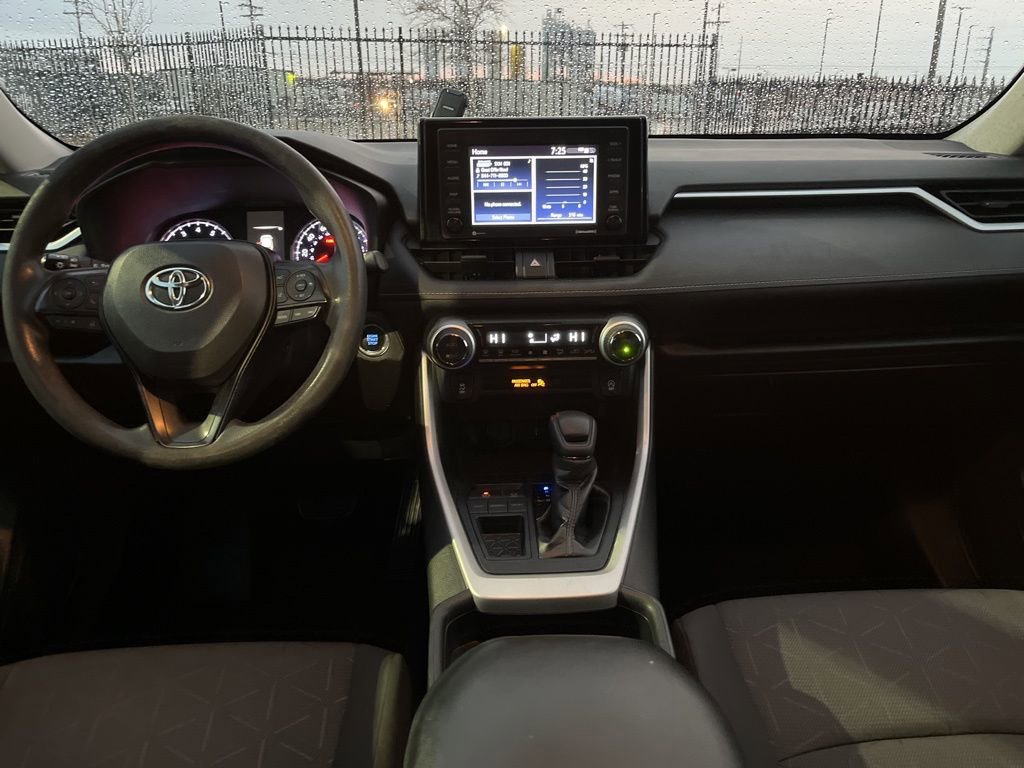 Used 2021 Toyota RAV4 XLE image 16