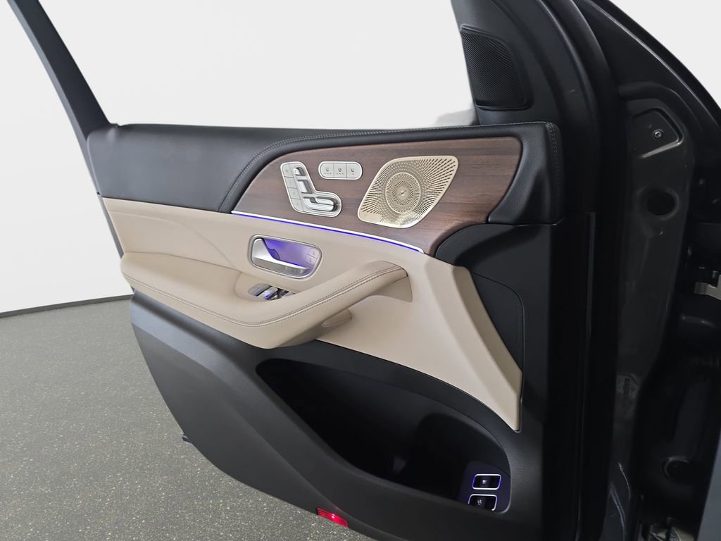 Used 2025 Mercedes-Benz GLE 450e 4MATIC image 27