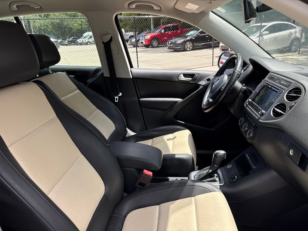 Used 2017 Volkswagen Tiguan S FWD image 27