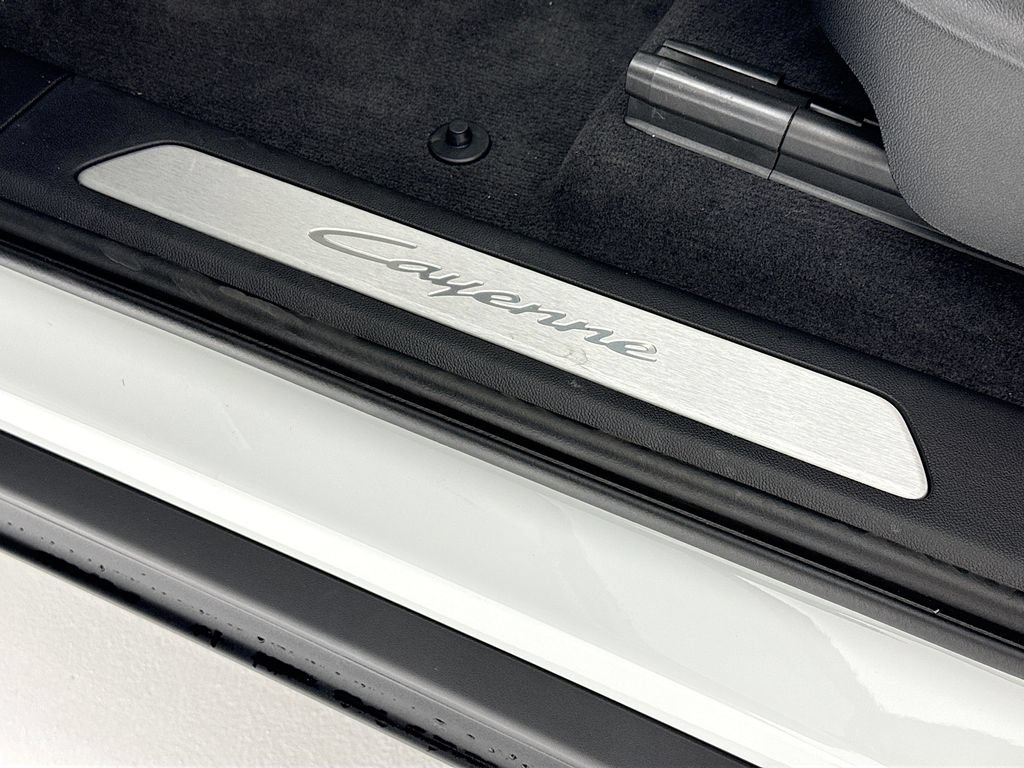 New 2026 Porsche Cayenne Coupe AWD/4WD image 12