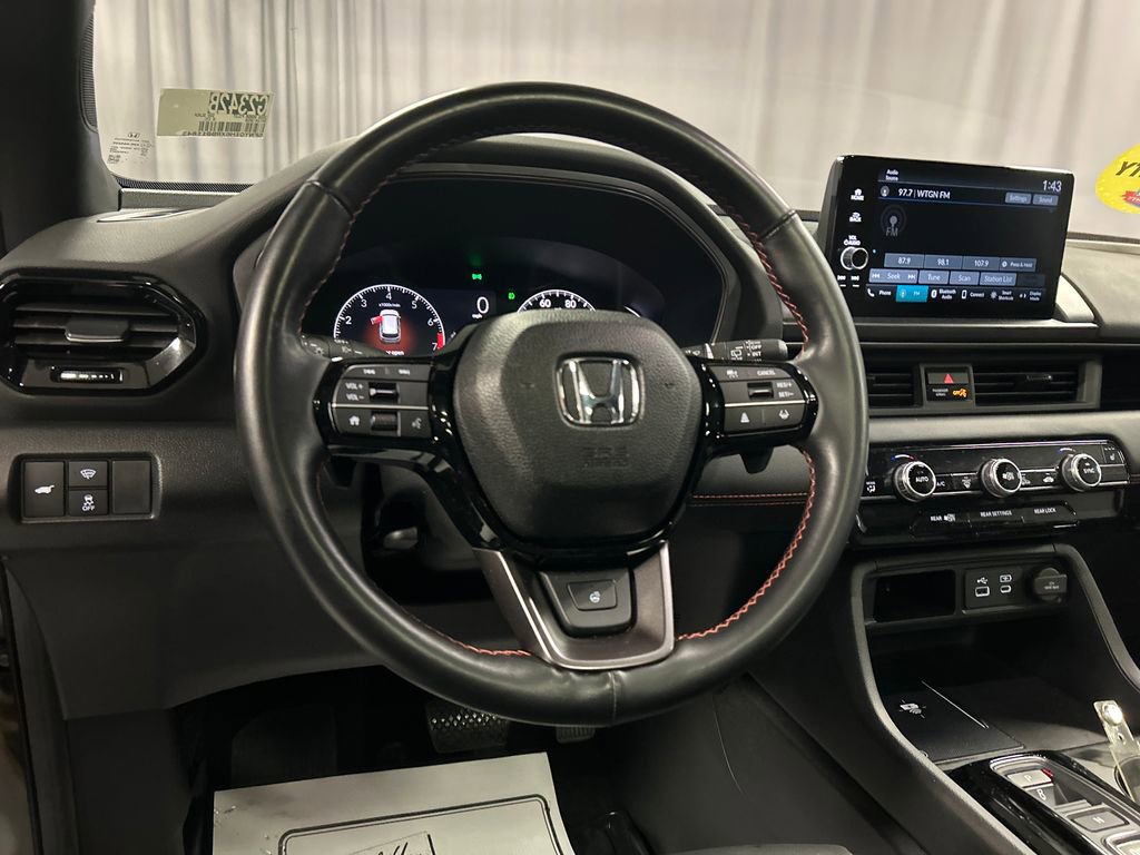 Used 2024 Honda Pilot TrailSport image 13