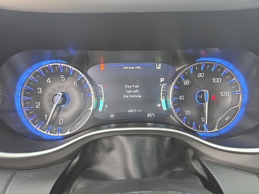 Used 2024 Chrysler Pacifica Touring-L image 17