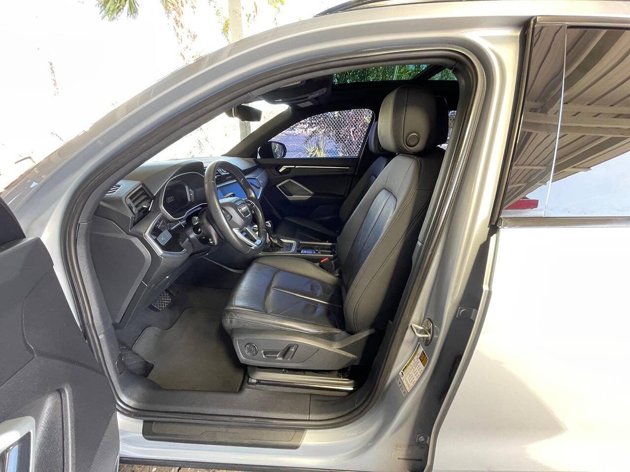 Used 2020 Audi Q3 2.0T Premium w/ Convenience Package AWD/4WD image 7