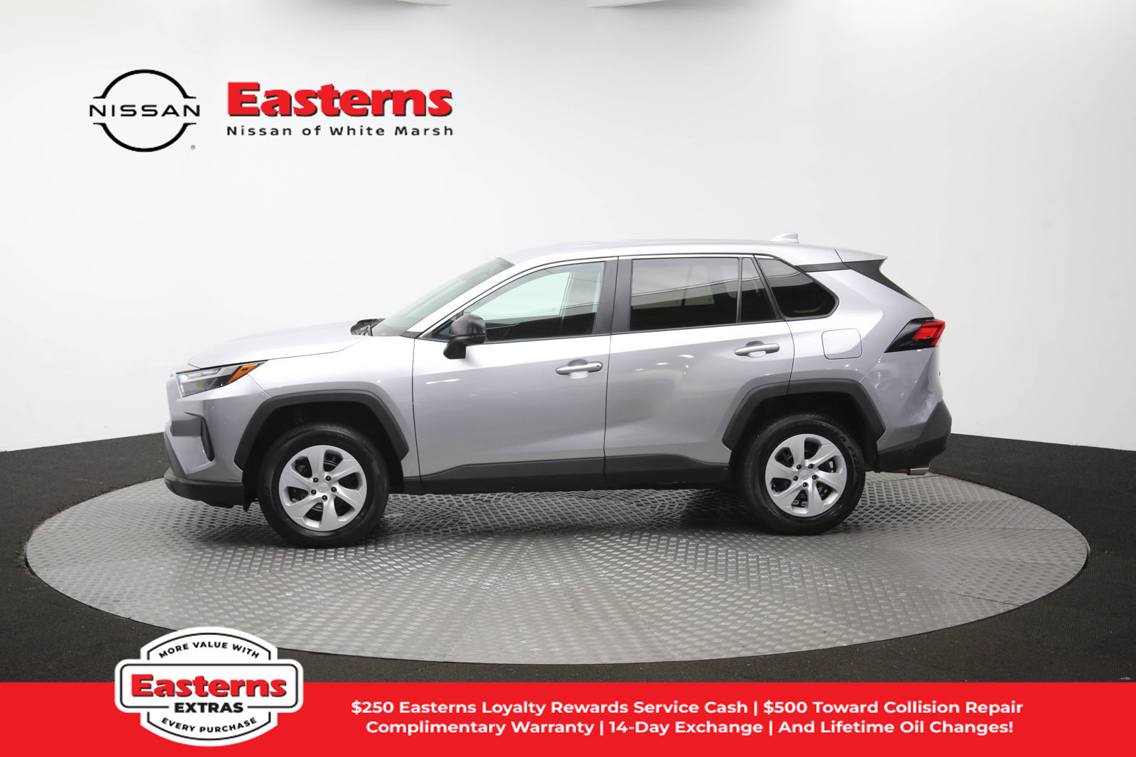 Used 2025 Toyota RAV4 LE AWD/4WD image 58