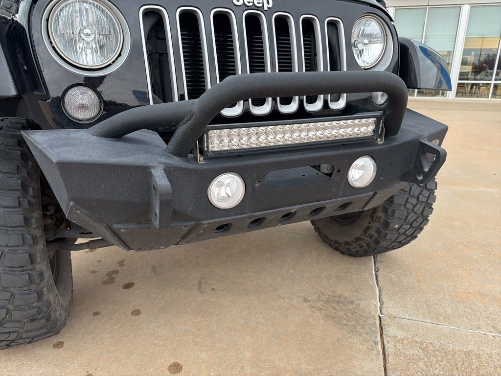 Used 2016 Jeep Wrangler Unlimited Sahara w/ Max Tow Package image 13