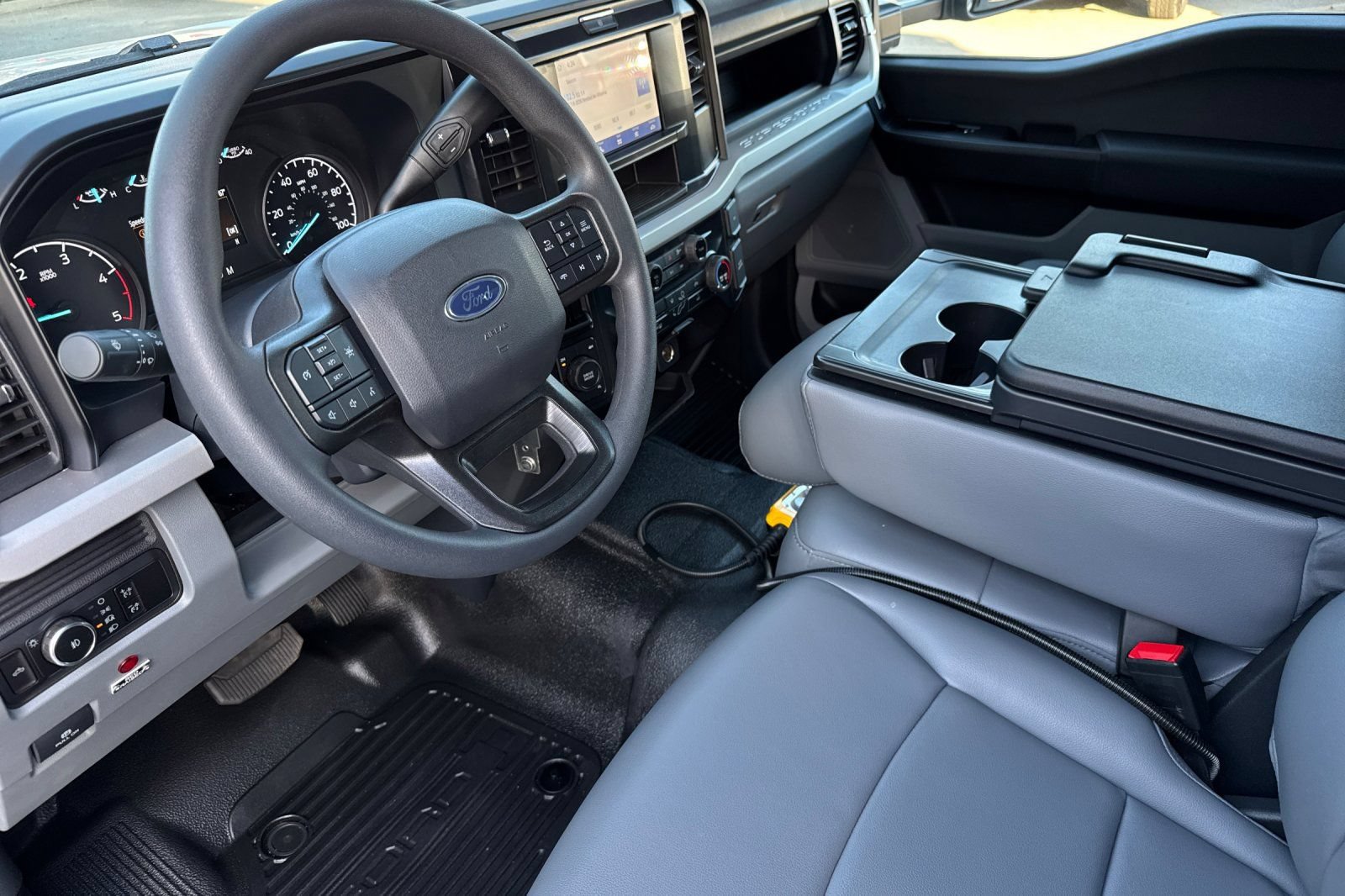 New 2025 Ford F550 4x4 SuperCab Super Duty image 10