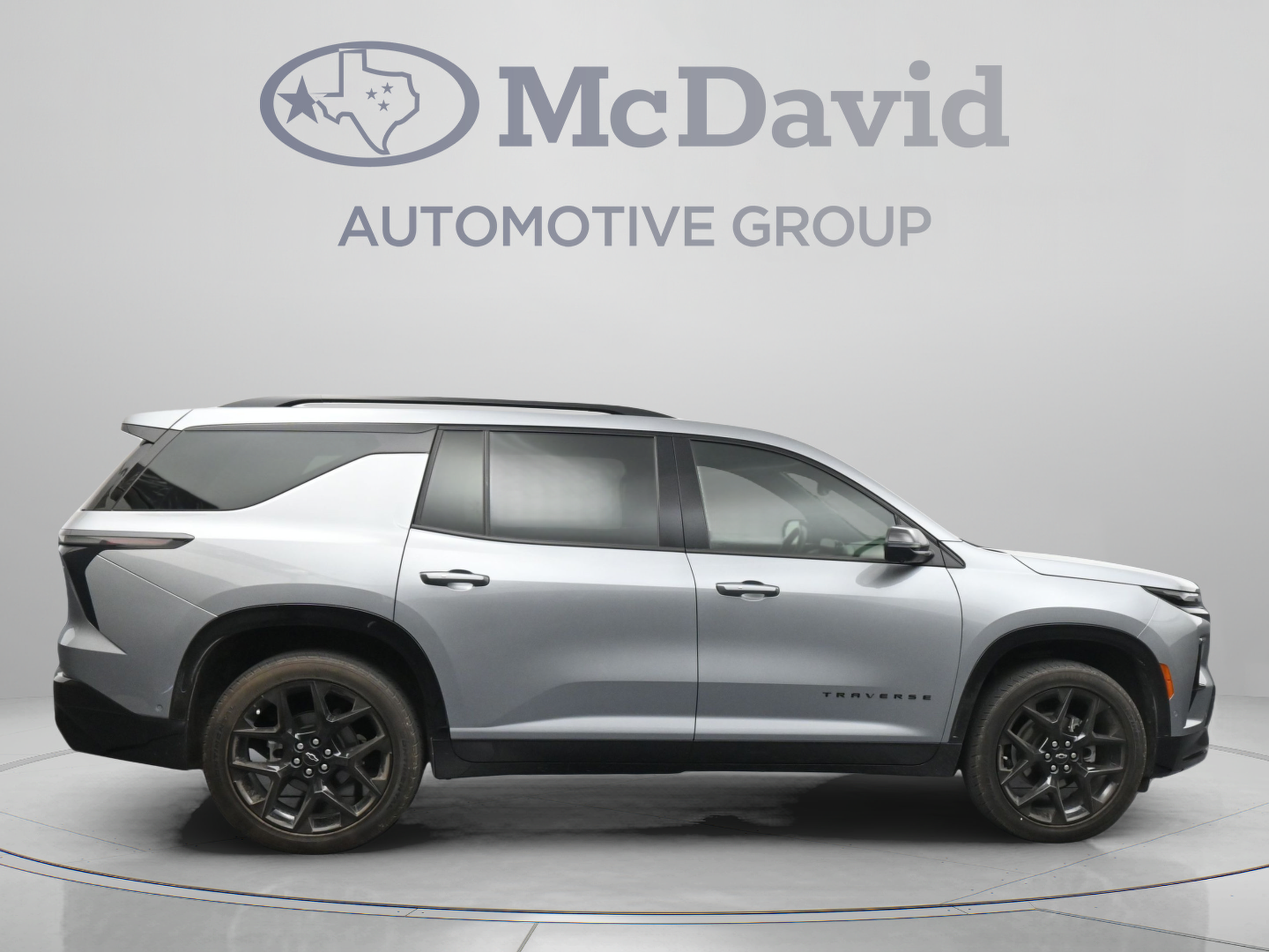 Used 2024 Chevrolet Traverse RS FWD image 9
