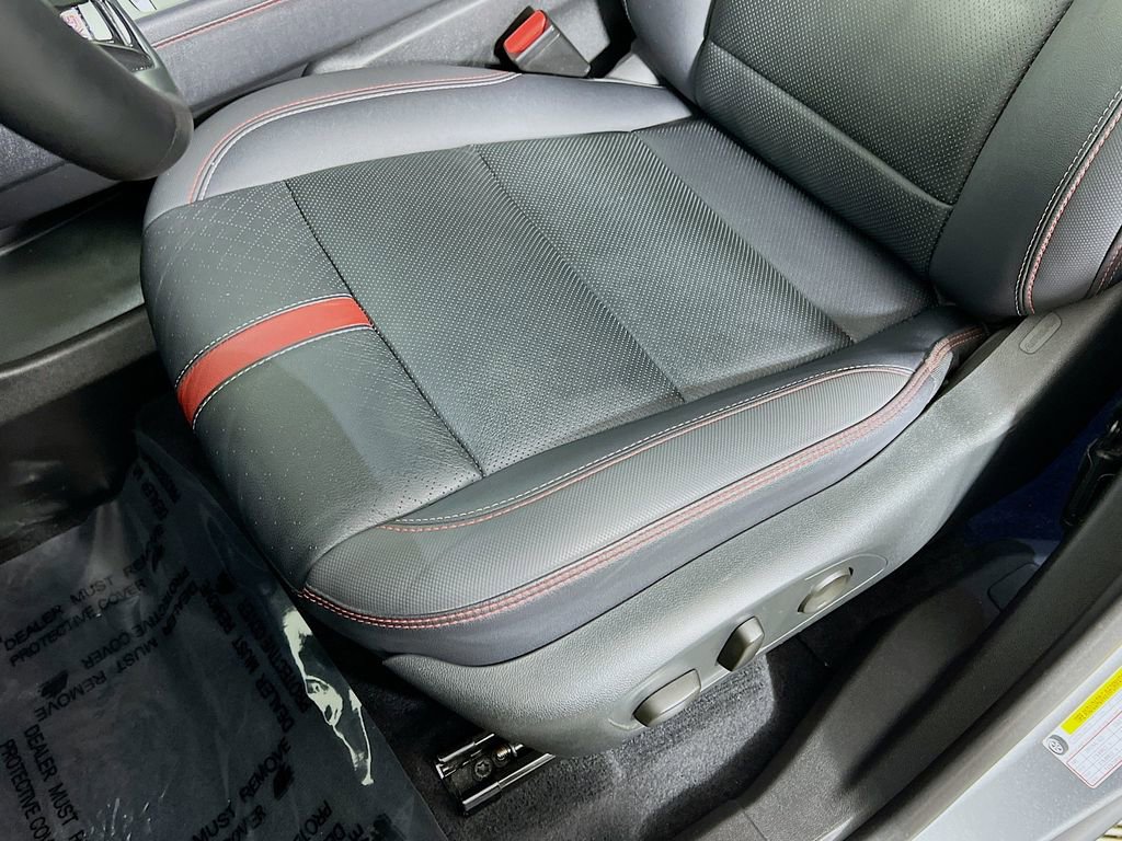 Used 2025 Chevrolet Traverse RS w/ LPO, Floor Liner Package AWD/4WD image 20