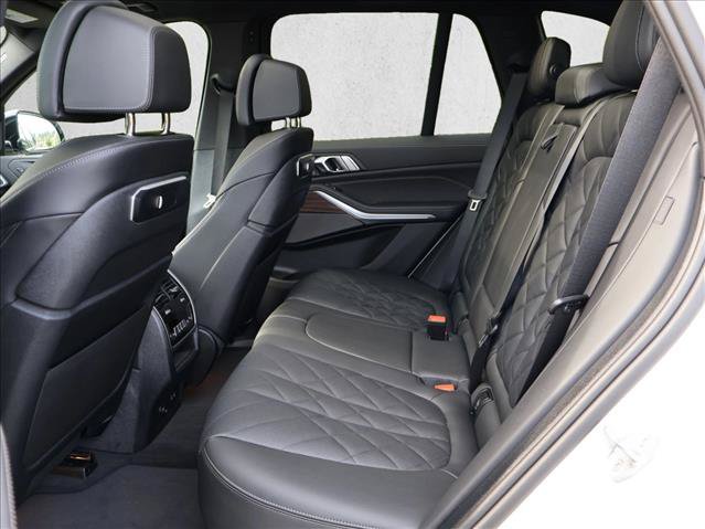 New 2026 BMW X5 xDrive50e w/ M Sport Package AWD/4WD image 17