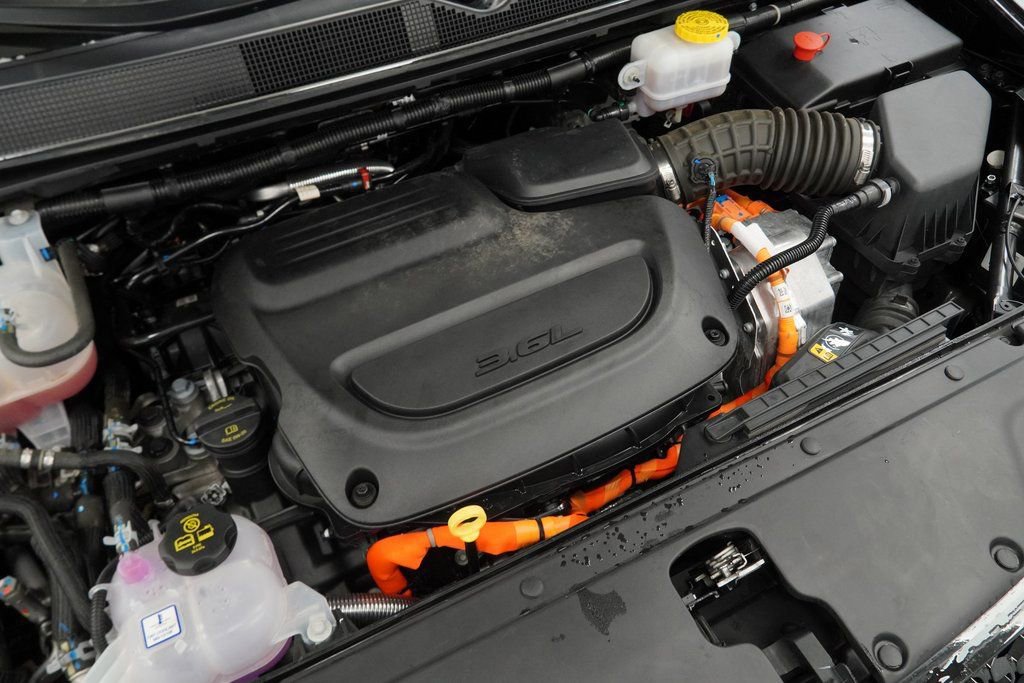 Certified 2024 Chrysler Pacifica Limited image 46