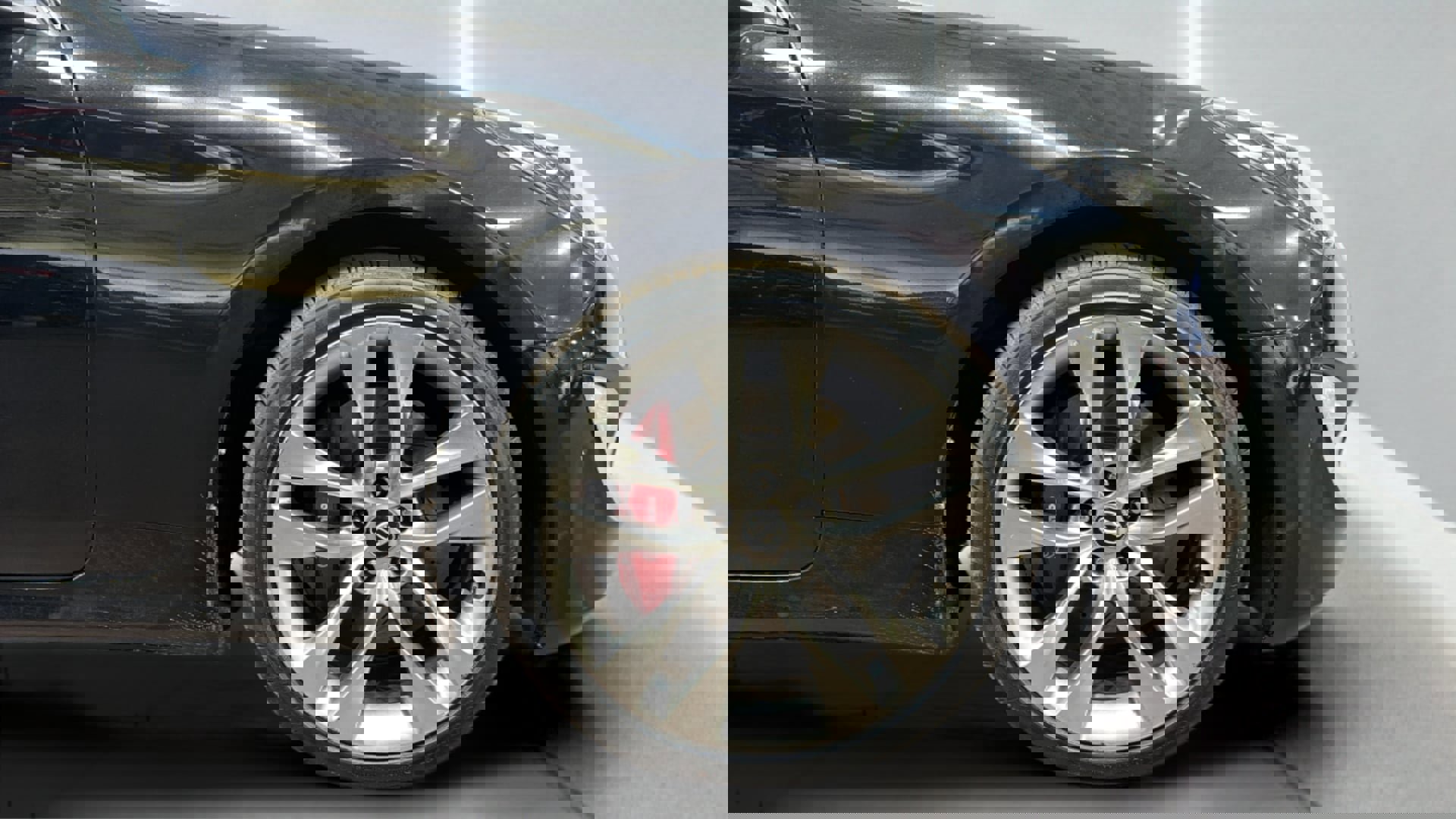 Used 2013 Hyundai Genesis 3.8 image 33