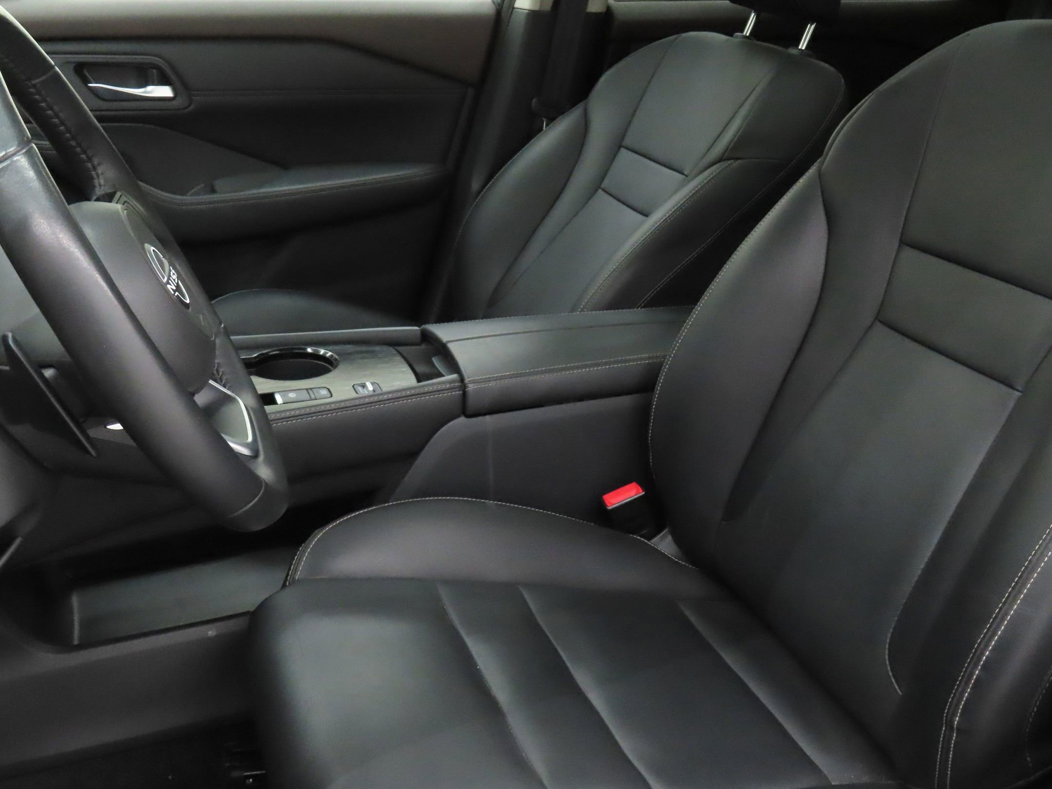 Used 2023 Nissan Rogue SL w/ SL Premium Package image 10