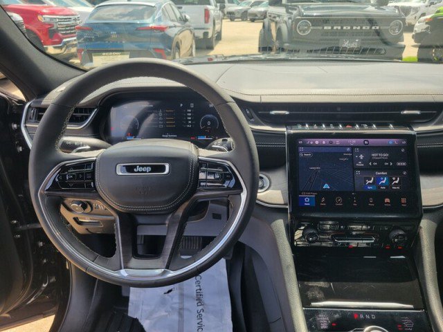 Used 2023 Jeep Grand Cherokee L Overland w/ Rear Seat Video Group I AWD/4WD image 17