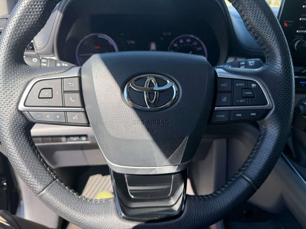 Used 2021 Toyota Sienna Limited FWD image 20