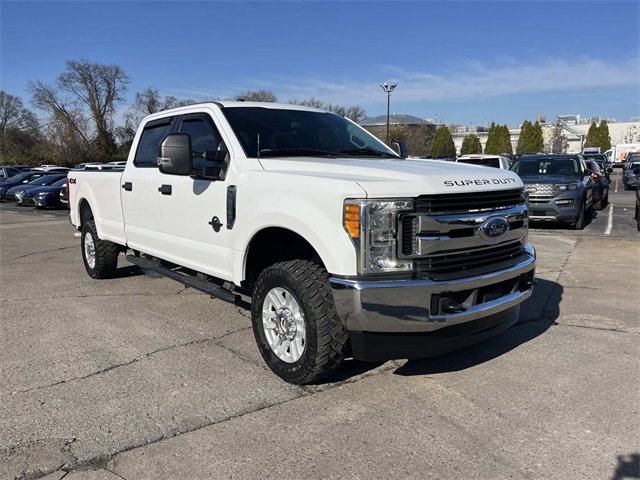 Used 2017 Ford F250 XLT image 2