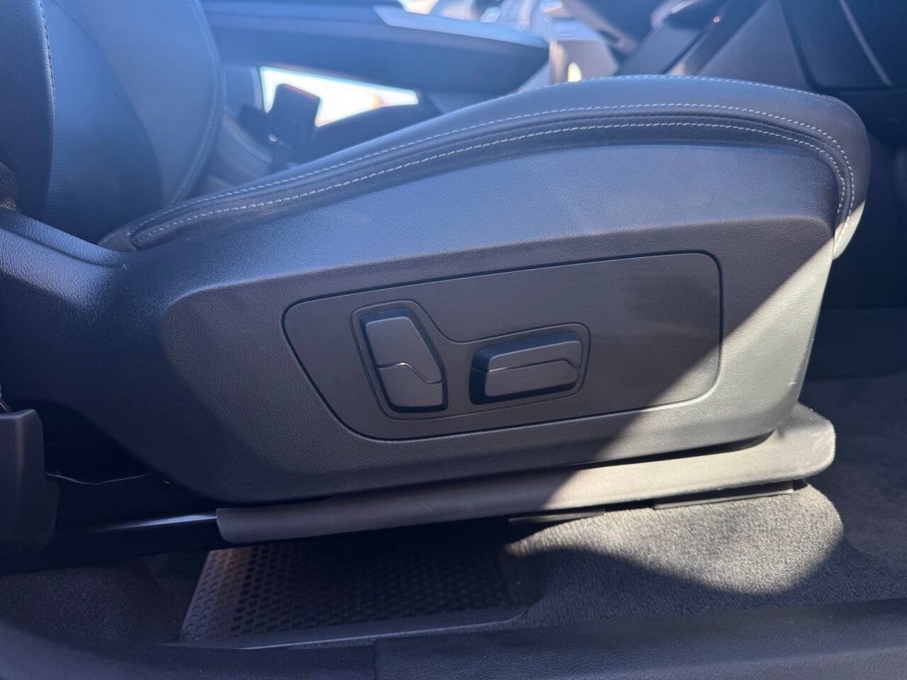 Used 2025 BMW X1 xDrive28i image 36