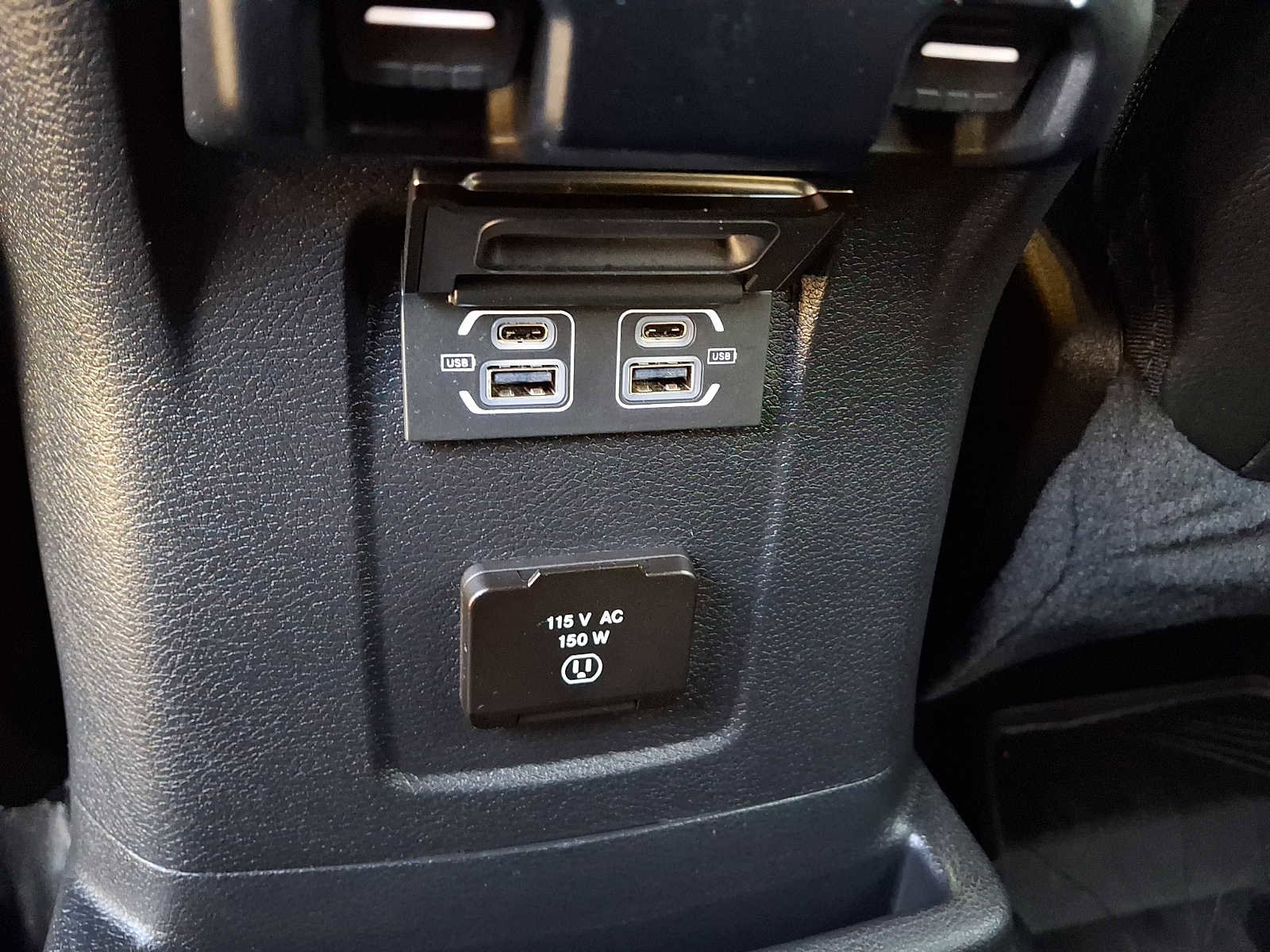 Used 2022 Jeep Wrangler Unlimited Sahara AWD/4WD image 11