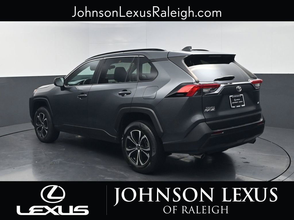 Used 2021 Toyota RAV4 LE FWD image 7