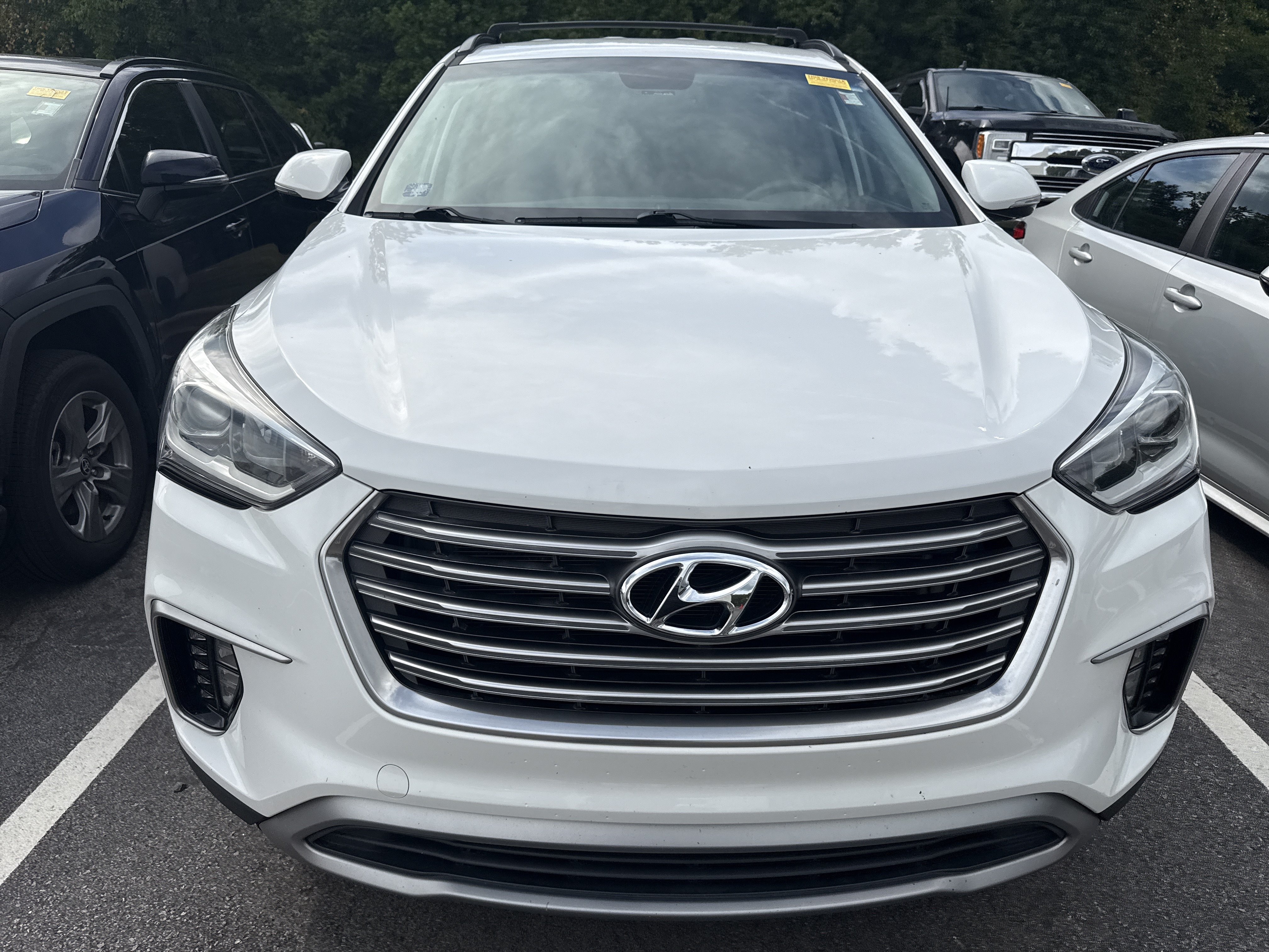 Used 2017 Hyundai Santa Fe Limited FWD image 3