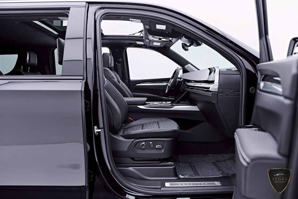 Used 2026 Cadillac Escalade ESV V AWD/4WD image 26