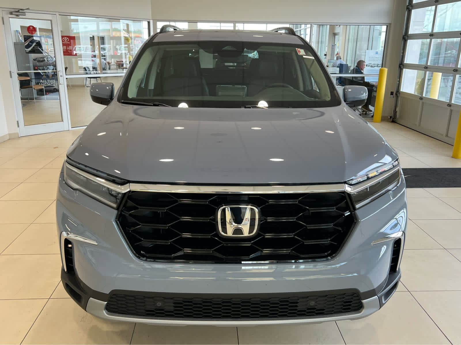 New 2025 Honda Pilot Touring image 3