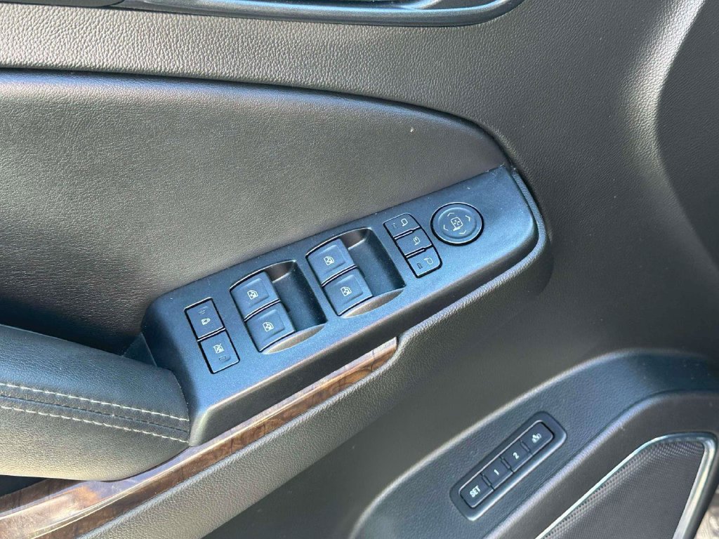 Used 2018 Chevrolet Tahoe LT w/ Luxury Package AWD/4WD image 17