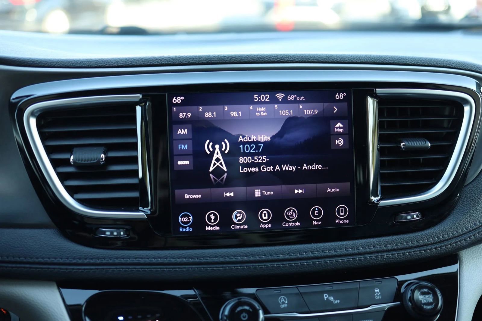 Used 2019 Chrysler Pacifica Limited FWD image 23
