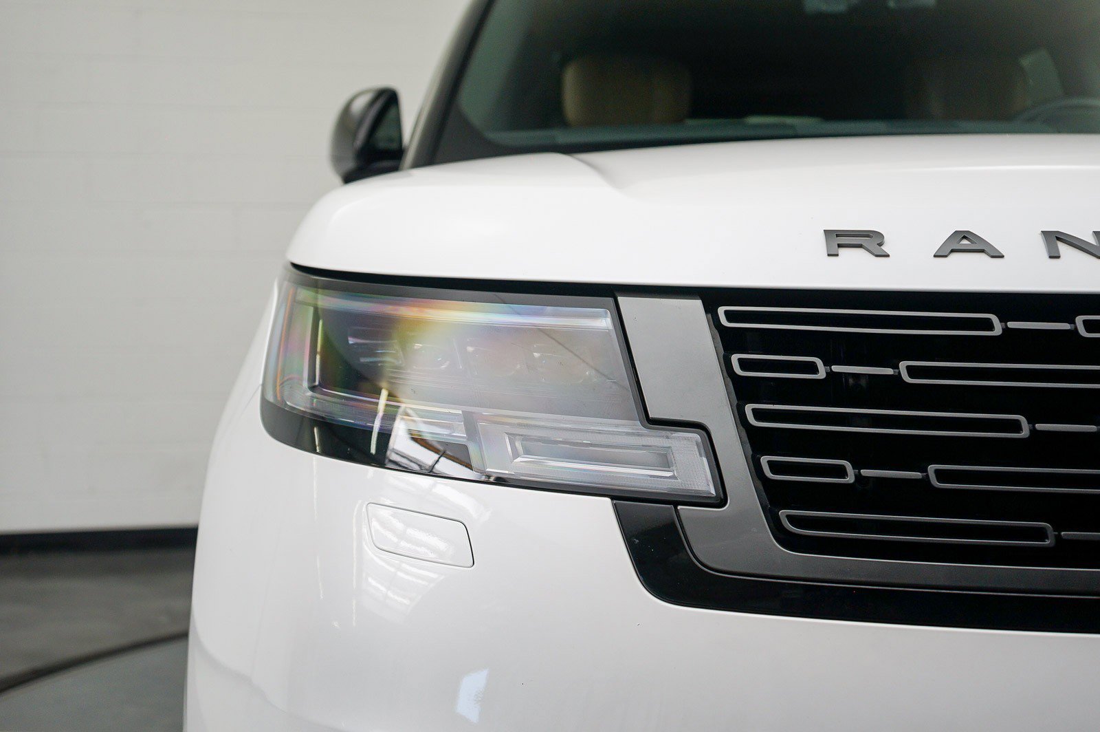 Used 2024 Land Rover Range Rover Long Wheelbase Autobiography AWD/4WD image 9