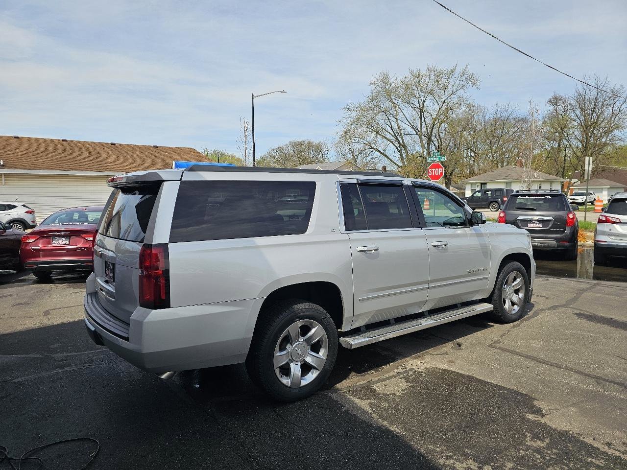 Used 2016 Chevrolet Suburban LT w/ LT Signature Package image 12