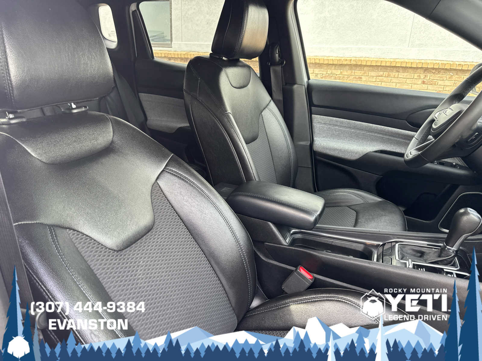 Used 2024 Jeep Compass Latitude AWD/4WD image 14