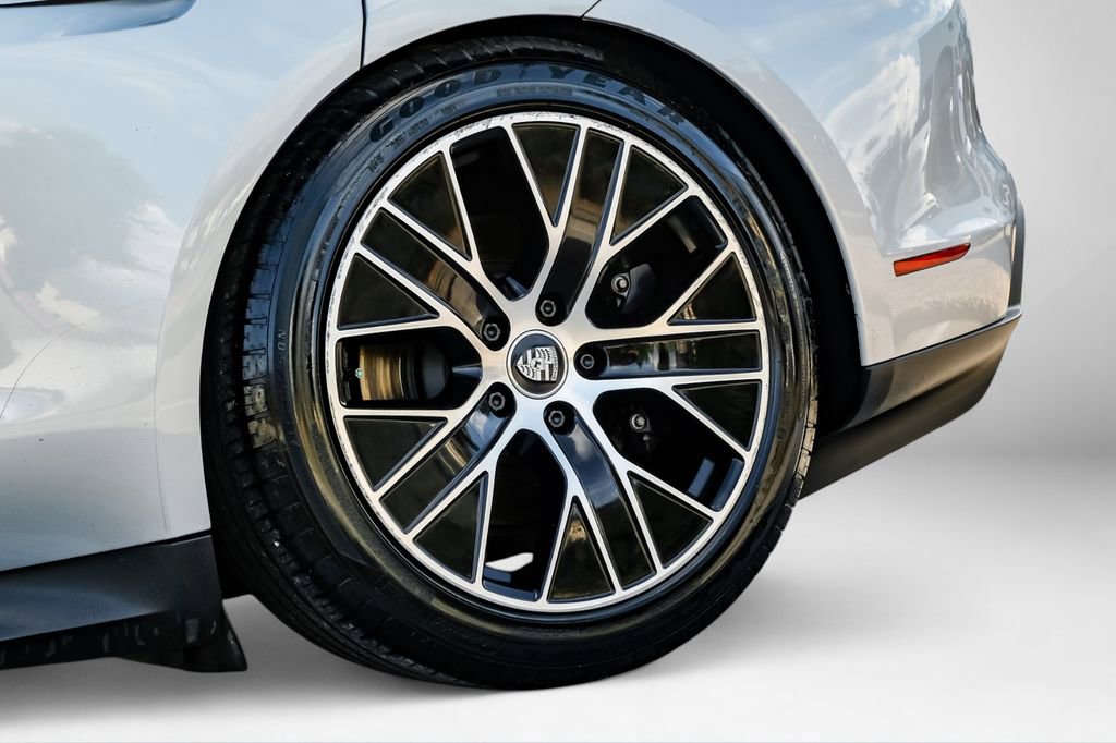 Used 2022 Porsche Taycan image 60