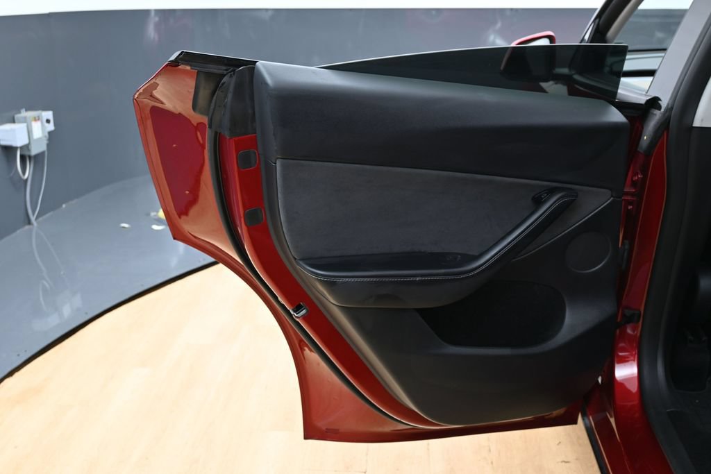 Used 2024 Tesla Model Y Long Range RWD image 40