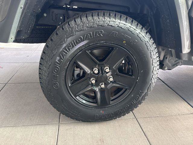 Used 2021 Jeep Gladiator Sport image 11