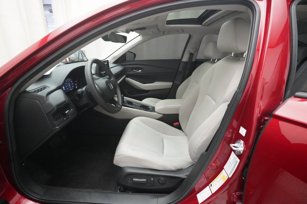 Used 2023 Honda Accord EX image 7
