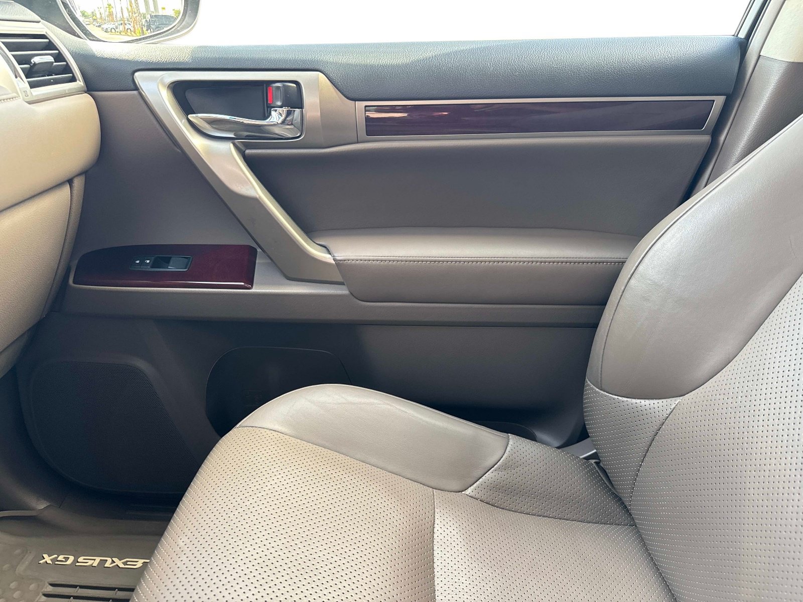 Used 2019 Lexus GX 460 Luxury AWD/4WD image 23
