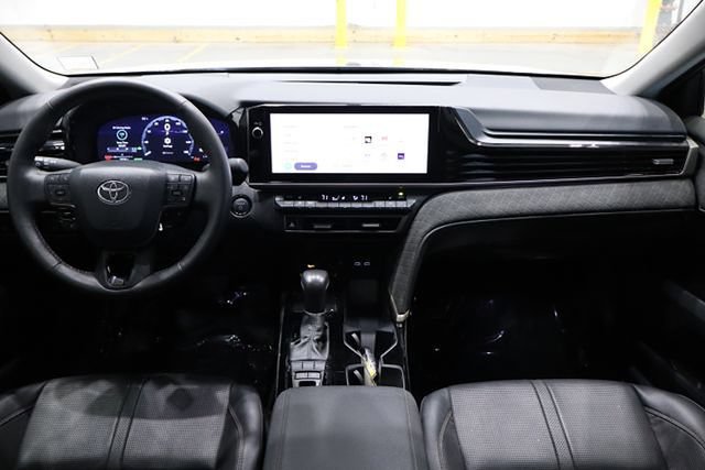 Used 2025 Toyota Camry XLE FWD image 27