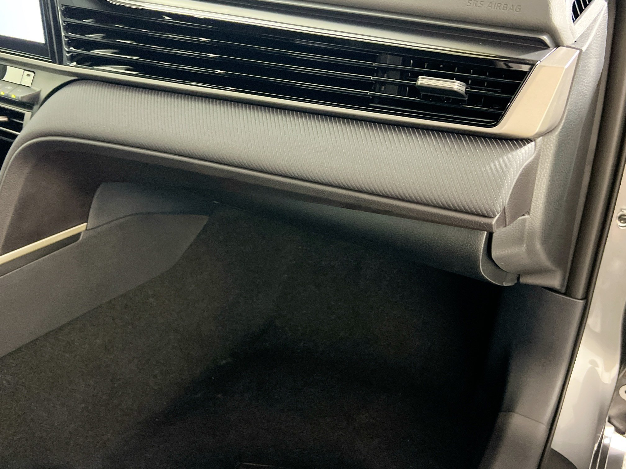 New 2026 Toyota Camry SE w/ Multimedia Upgrade Package FWD image 35