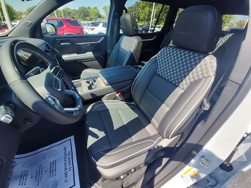 New 2026 GMC Acadia Denali w/ Super Cruise Package image 13