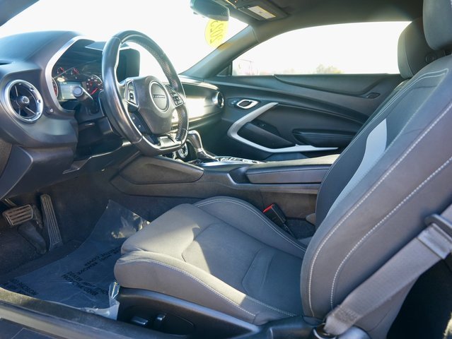Used 2023 Chevrolet Camaro LT image 10
