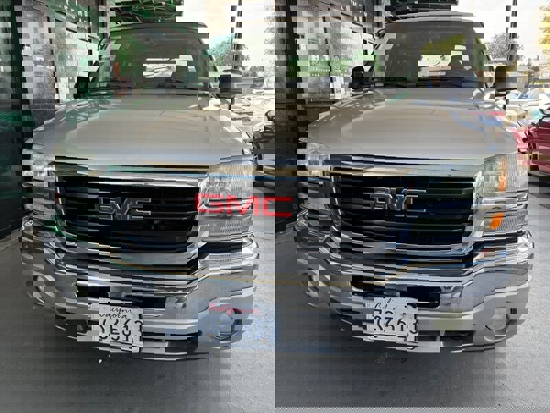 Used 2005 GMC Sierra 1500 SLE w/ Light Duty Power Package image 11