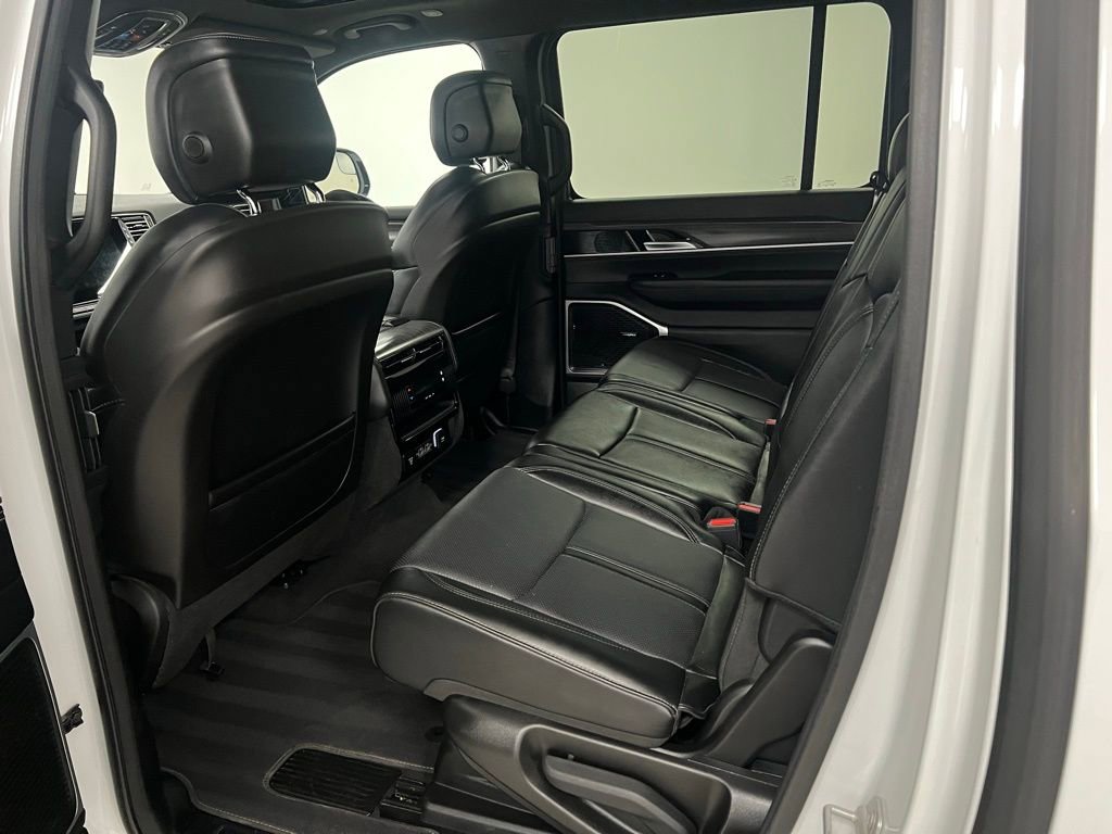 Used 2024 Jeep Wagoneer L Series II w/ Premium Group I image 52