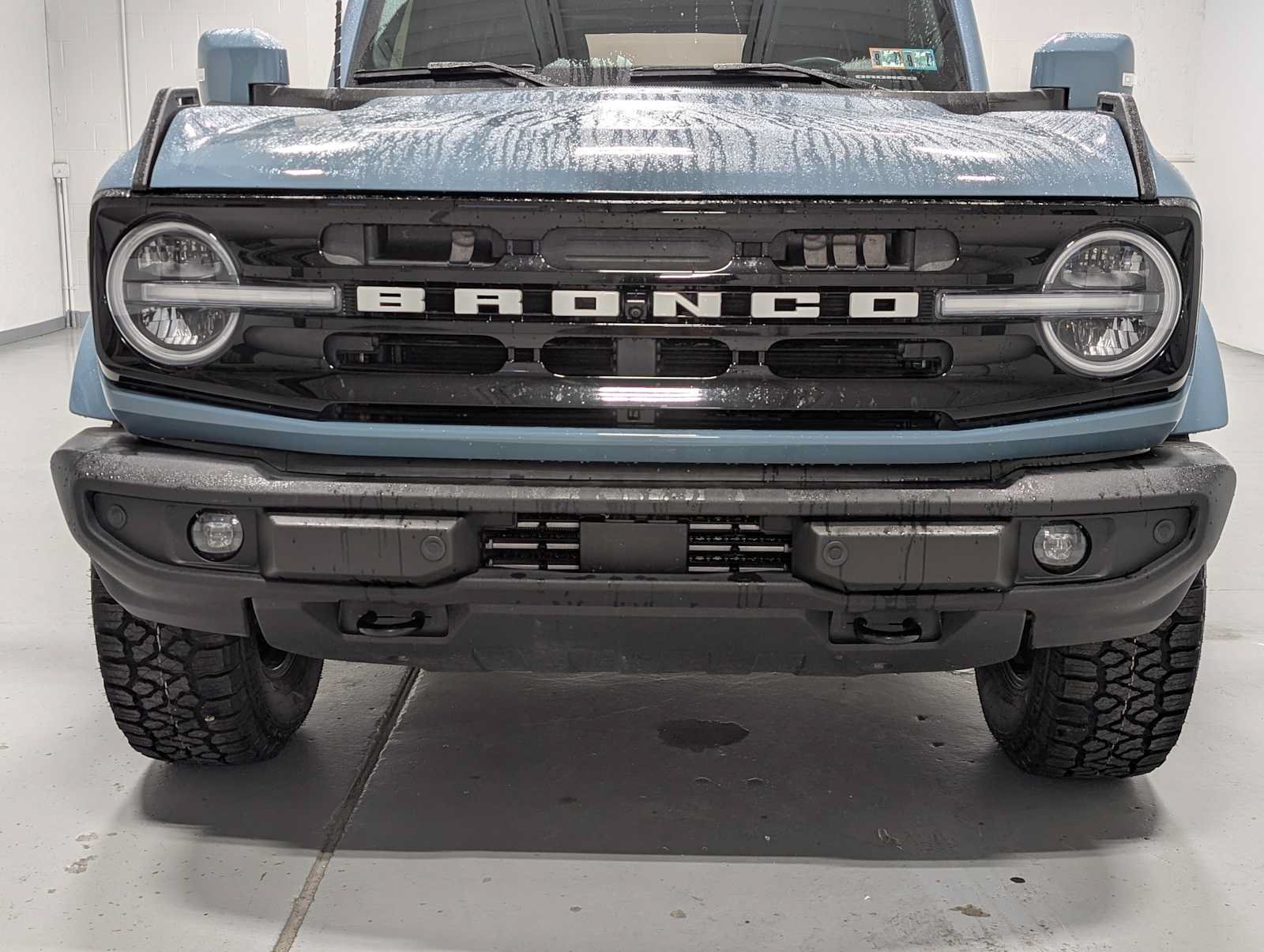 Used 2022 Ford Bronco Outer Banks AWD/4WD image 2
