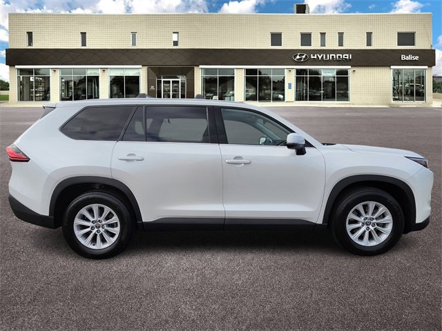 Used 2024 Toyota Grand Highlander XLE image 2