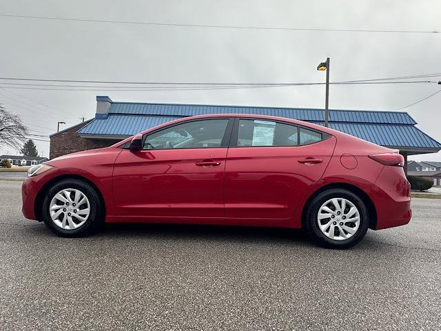 Used 2018 Hyundai Elantra SE image 3