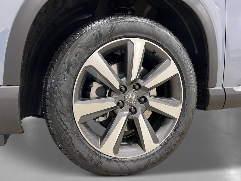 New 2025 Honda Pilot Touring image 12