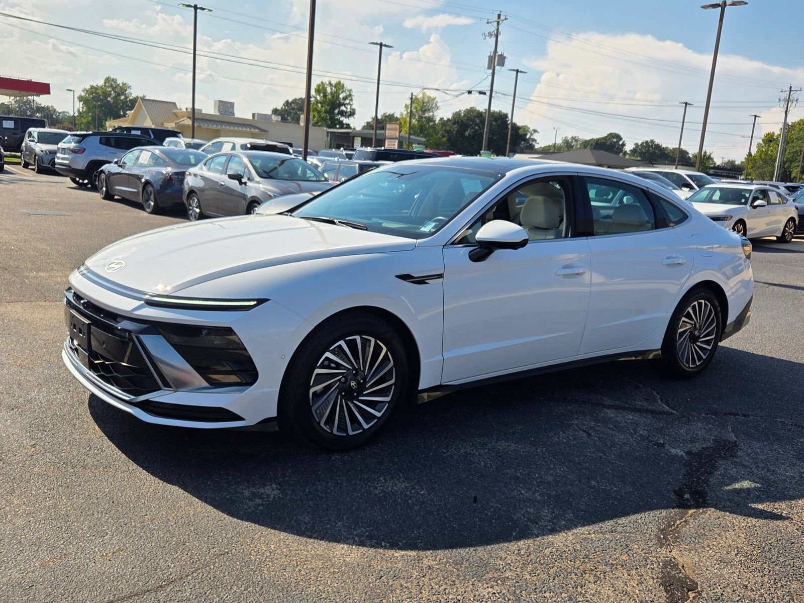 Used 2024 Hyundai Sonata Limited FWD image 3