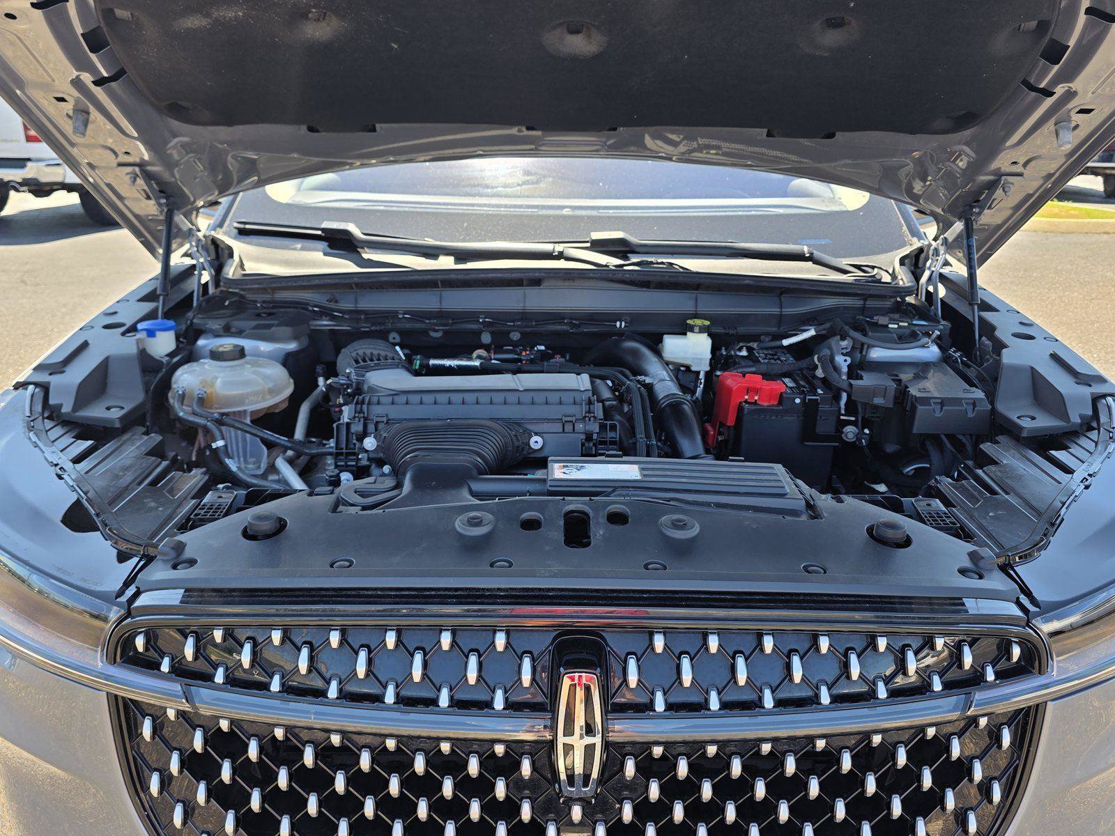 Used 2024 Lincoln Nautilus Premier AWD/4WD image 37